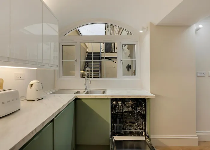 Refurbished Jan 26 - Meridian Place - Sleeps 7 *