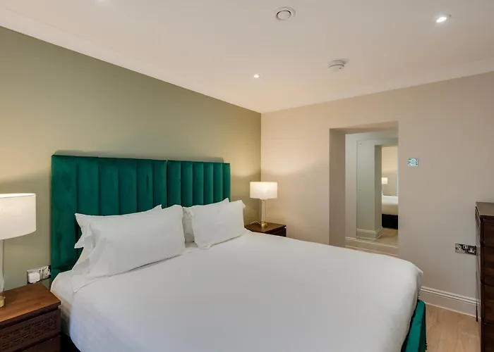 Refurbished Jan 26 - Meridian Place - Sleeps 7 Apartment Bristol