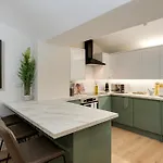 Appartamento Refurbished Jan 26 - Meridian Place - Sleeps 7