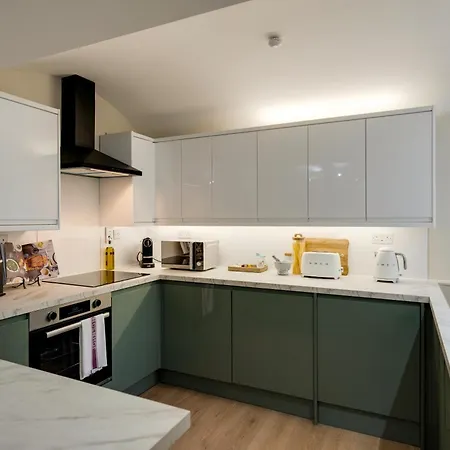 Apartman Refurbished Jan 26 - Meridian Place - Sleeps 7 *
