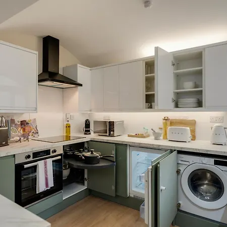 Apartman Refurbished Jan 26 - Meridian Place - Sleeps 7 Bristol