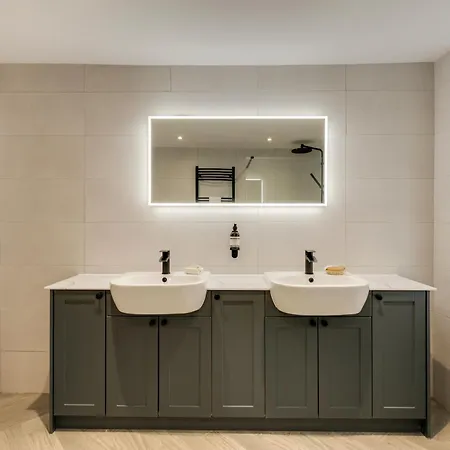 Refurbished Jan 26 - Meridian Place - Sleeps 7 Apartman *