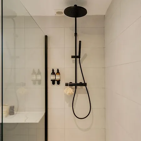 Appartement Refurbished Jan 26 - Meridian Place - Sleeps 7 *