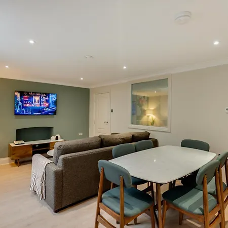 Refurbished Jan 26 - Meridian Place - Sleeps 7 Бристоль