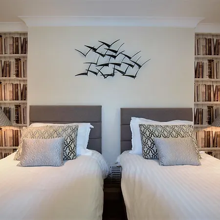 Refurbished Jan 26 - Meridian Place - Sleeps 7 *