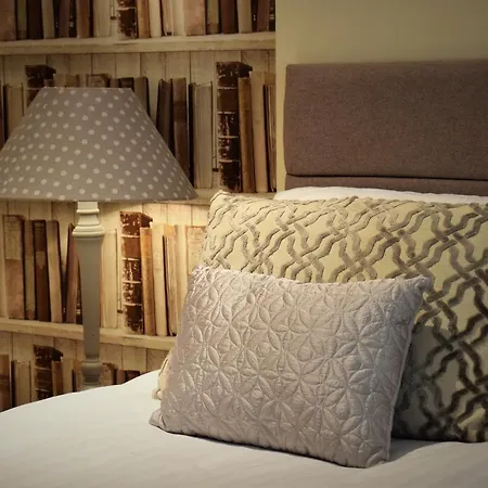 Апартаменты Refurbished Jan 26 - Meridian Place - Sleeps 7 *