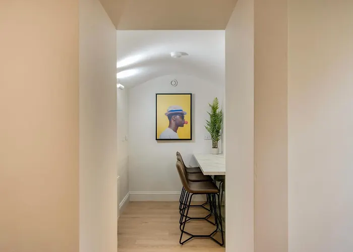 Refurbished Jan 26 - Meridian Place - Sleeps 7 Bristol