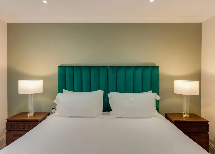 Refurbished Jan 26 - Meridian Place - Sleeps 7 * Bristol