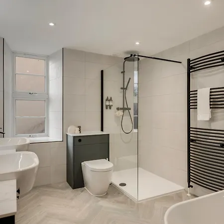 Apartament Refurbished Jan 26 - Meridian Place - Sleeps 7 *