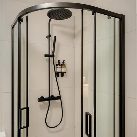 Appartement Refurbished Jan 26 - Meridian Place - Sleeps 7 *