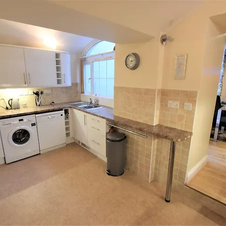 Apartament Refurbished Jan 26 - Meridian Place - Sleeps 7