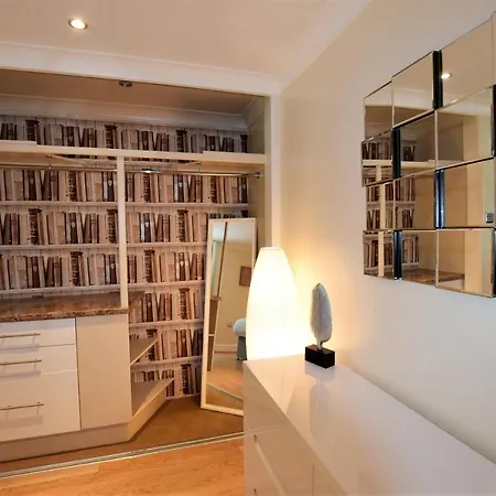 Apartament Refurbished Jan 26 - Meridian Place - Sleeps 7 Bristol