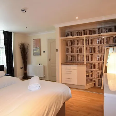 Refurbished Jan 26 - Meridian Place - Sleeps 7 * Bristol