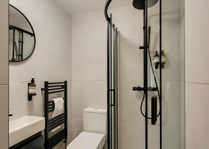 Refurbished Jan 26 - Meridian Place - Sleeps 7 Apartamento *