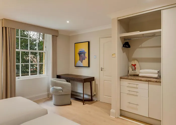 Refurbished Jan 26 - Meridian Place - Sleeps 7 Apartament